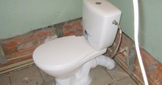 Установка приставного унитаза в Можге - монтаж и подключение, СантехДомМжг от 5252 рублей